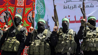 פעילי חמאס חמושים בתגובה להפגנות בשייח ג'ראח