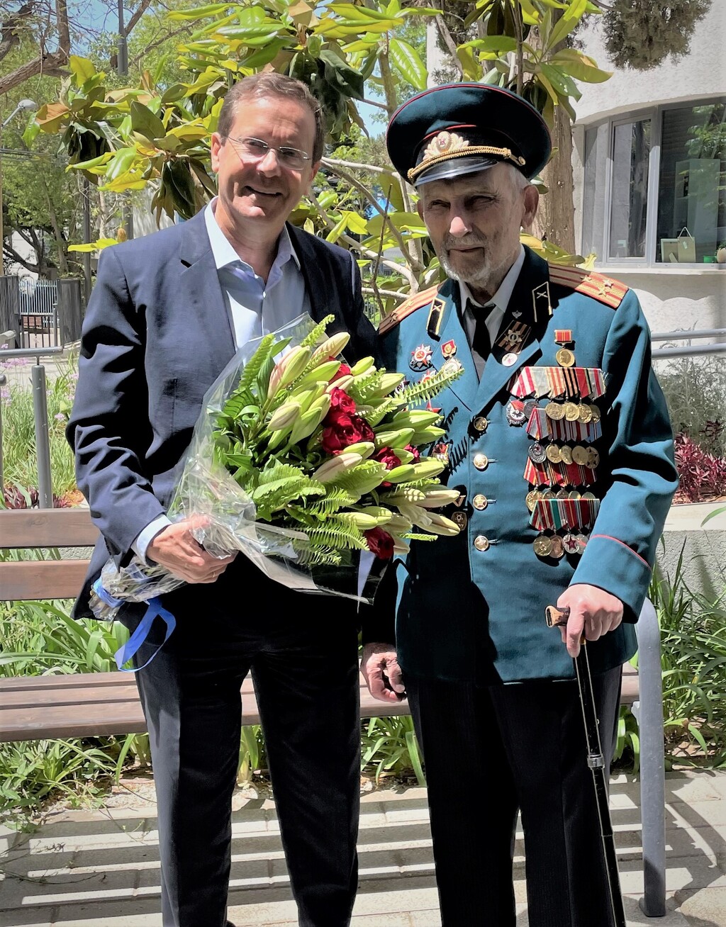 Глава Сохнута Ицхак Герцог и ветеран Михаил Кано