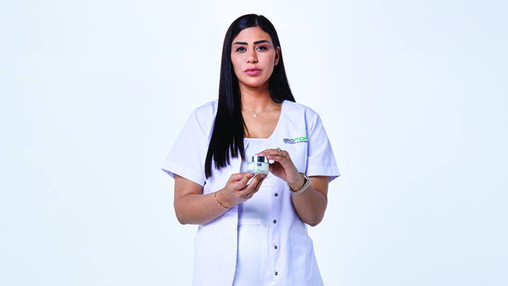 גמילה חטיב, קוסמטיקאית ביופור