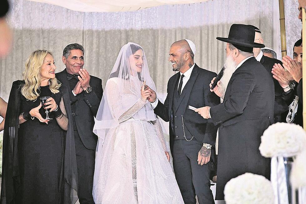 החתונה של אייל גולן ודניאל גרינברג. ''הוא הפסיד 2 מיליון שקל''