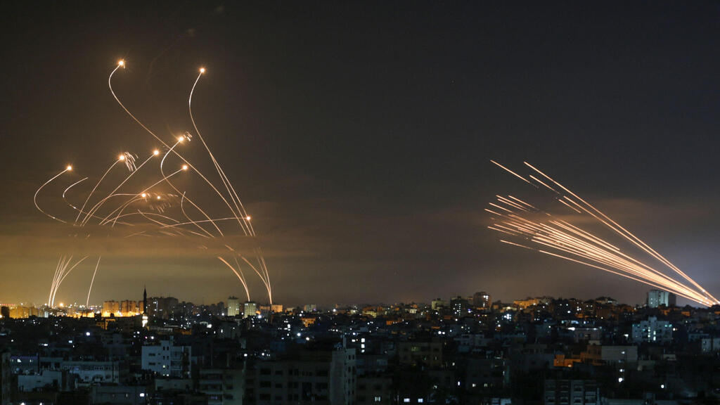 Ракетный обстрел Израиля из Газы и его перехват 