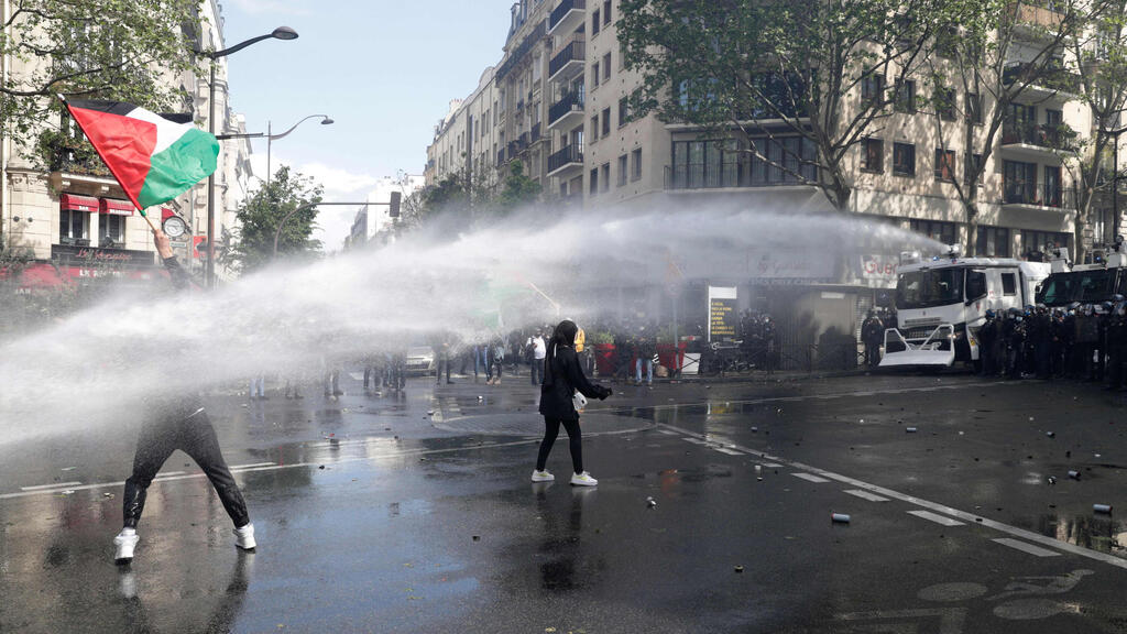 Разгон пропалестинской демонстрации в Париже 