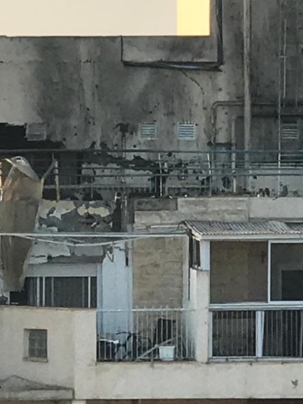 קרטה פגעה ישירות בבניין מגורים בבאר שבע