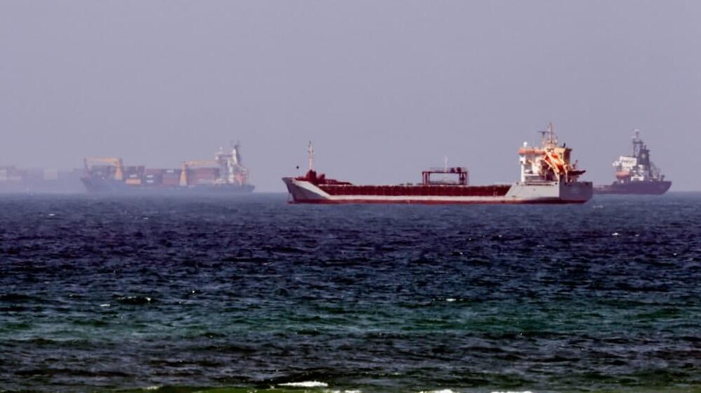 Суда дожидаются разгрузки в Ашдоде (Фото: Гади Кабало) הפקק ליד נמל אשדוד