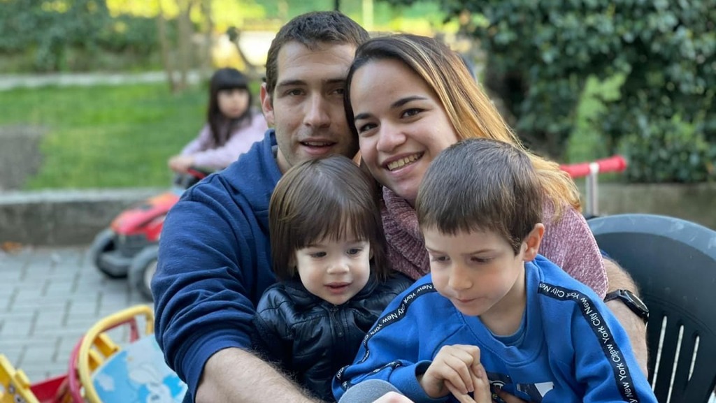 Eitan Biran (right) with his parents and baby brother who perished in a cable car crash in Italy (Photo: Courtesy) משפחת בירן