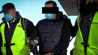 הולנד הסגירה לפני כמה ימים לפולין עבריין ישראלי, שלום ליאור אזולאי, בן 40, שעל פי הודעה רשמית של משטרת פולין, הוביל ארגון פשע מאורגן שהיה מעורב בהלבנת כספים מהברחת סמים