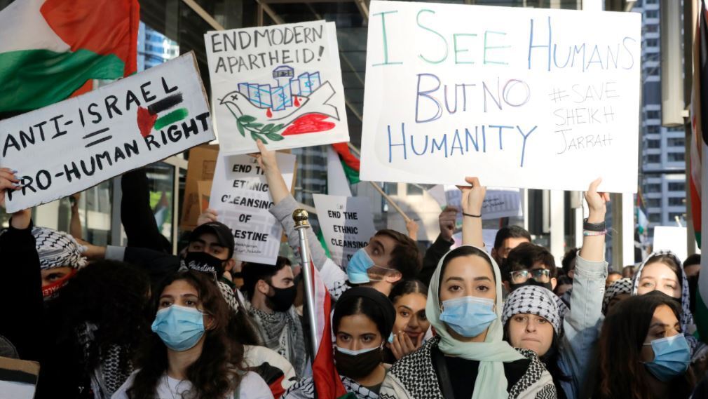 Hundreds of protesters gather and protest in support of Palestinians in front of the Consulate General of Israel on May 12, 2021 in Chicago.