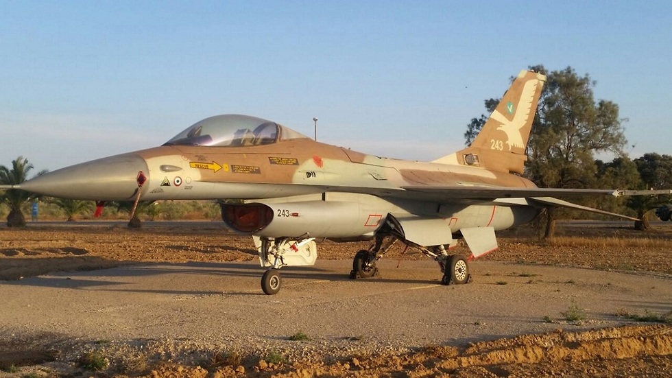 מטוס F-16 שאיתו הפציצו את הכור בעיראק