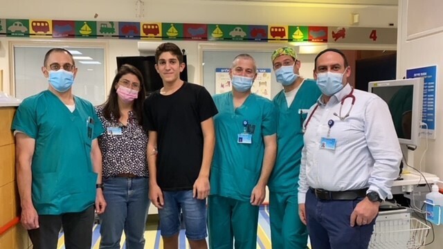 Йонатан и врачи больницы "Хадасса" יהונתן אסטמה הדסה