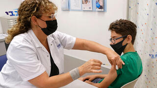 מיכאל, בן 12 מתל אביב, מתחסן