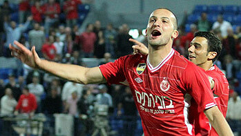 בן שהר במדי הפועל ת"א ב-2011