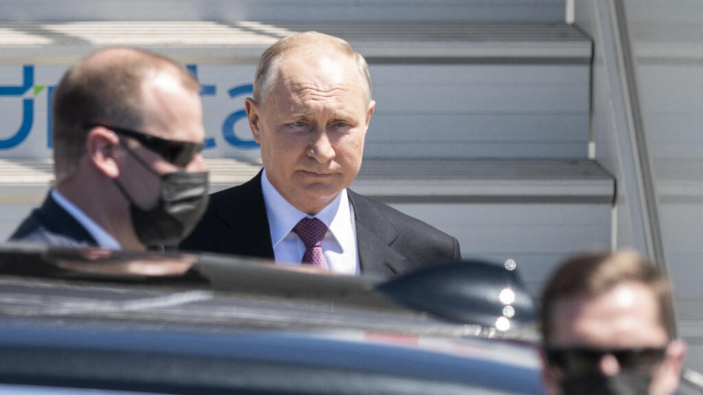 Vladimir Putin arrives in Geneva on Wednesday ahead of his summit meeting with U.S. President Joe Biden (Photo: AFP) נשיא רוסיה ולדימיר פוטין נוחת ב ז'נבה שוויץ