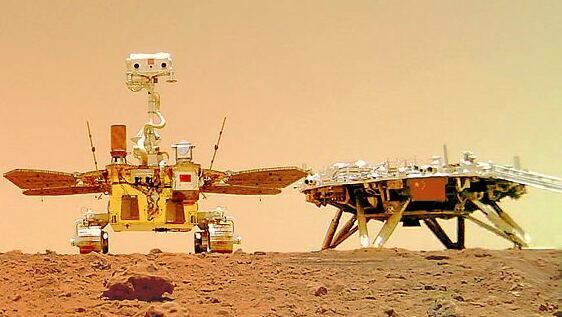 רכב החלל ופלטפורמת הנחיתה במאדים