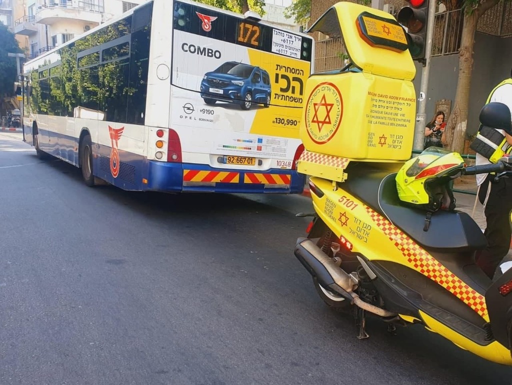 הולכת רגל נהרגה לאחר פגיעה של אוטובוס ברחוב פלורנטין בתל אביב