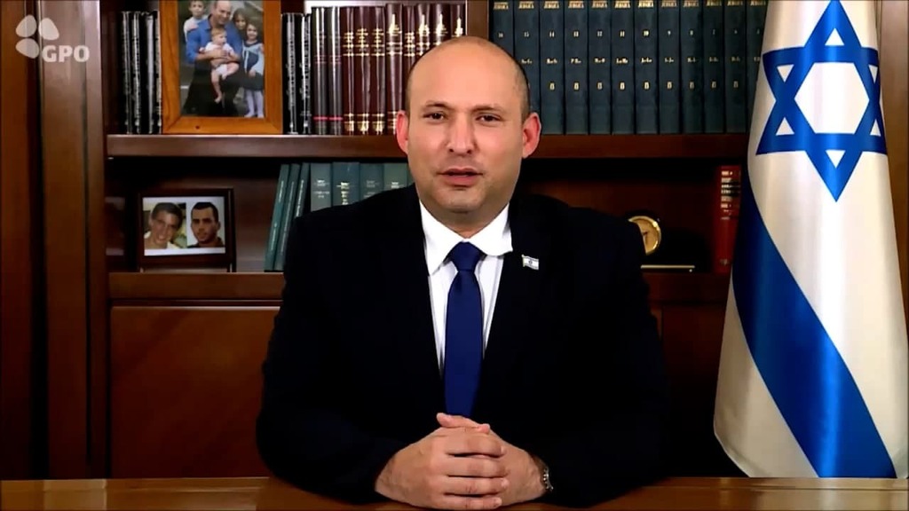 Prime Minister Naftali Bennett makes a video appeal to young Israelis to get vaccinated before the doses expire (Photo: GPO) בנט קורא לבני הנוער להתחסן: "תוקף החיסונים יפוג עוד 11 יום. אנחנו במרוץ נגד הזמן"