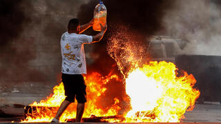 אש בביירות, במחאה על המשבר בלבנון