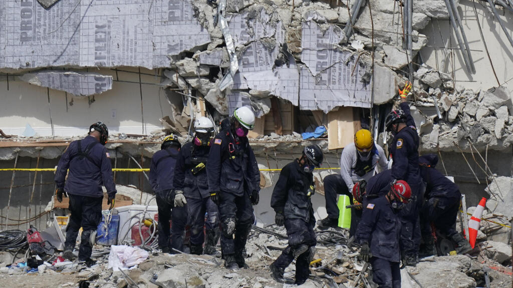 הבניין במיאמי לאחר הקריסה