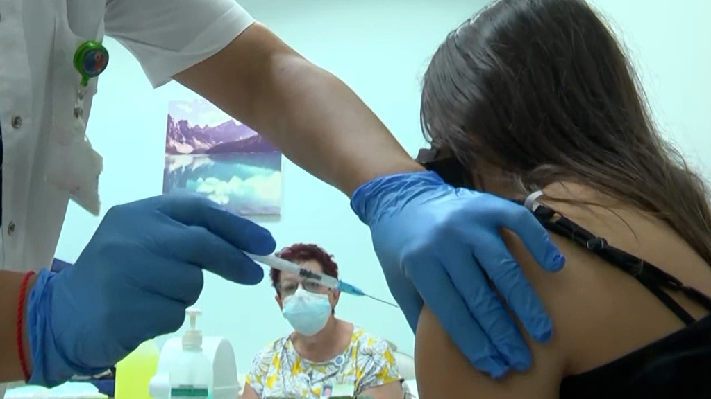 בני נוער מתחסנים