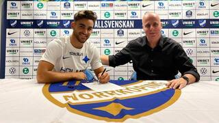 יהב גורפינקל לצד סוכנו גלעד קצב