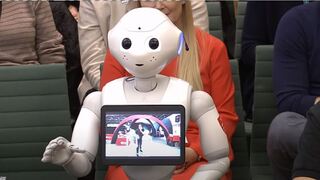 הרובוט Pepper בפרלמנט הבריטי