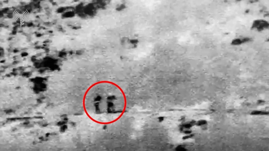 Surveillance footage of an arms smuggling attempt through the Lebanese border thwarted by Israeli security forces (Photo: IDF Spokesperson's Unit) הברחת נשק