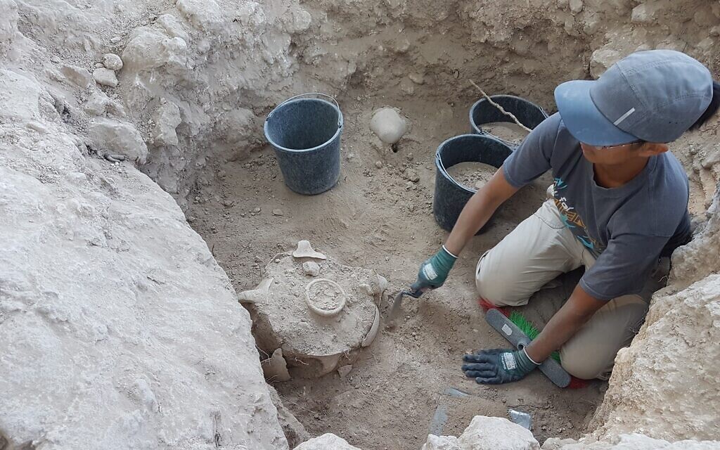 Excavation of the silo where the Jerubbaal inscription was found 