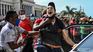 הפגנה הפגנות ב הוואנה נגד נשיא קובה 