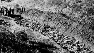 Soviet forces find Jewish mass graves 