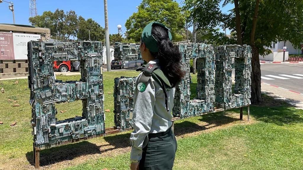 Подполковник Г. (Фото: пресс-служба ЦАХАЛа) היסטוריה בצה"ל: לראשונה תמונה אישה לסגנית מפקד יחידת העילית 8200.