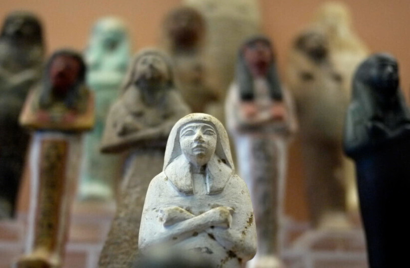 Egyptian figurines 