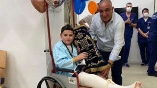 אריאל בראל בחגיגת בר המצווה בבית החולים  