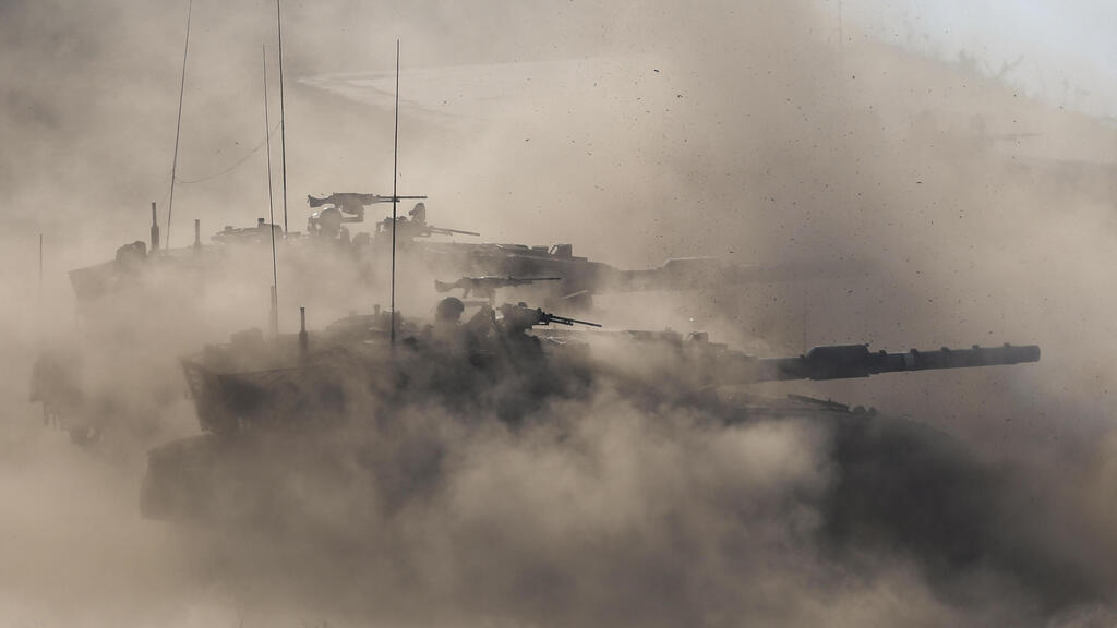 Учения бронетанковых войск ЦАХАЛа на Голанах (Фото: EPA) תרגיל צה"ל ברמת הגולן