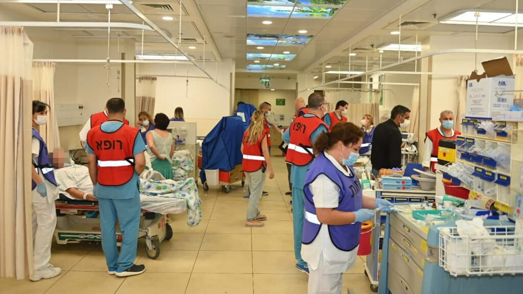 35 ילדים ונערים פונו למרכז הרפואי לגליל בנהריה עקב שאיפת אדי כלור בבריכה בכפר ורדים