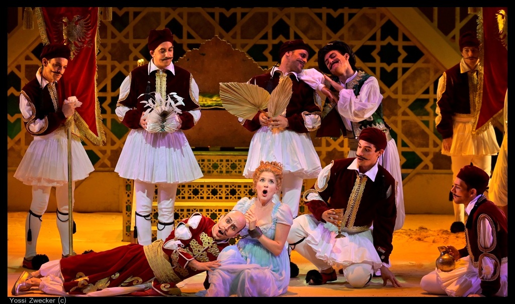 The Israel Opera performs The Italian Woman in Algeria 