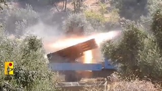 תיעוד שיגור רקטות חיזבאללה לעבר ישראל מדרום לבנון