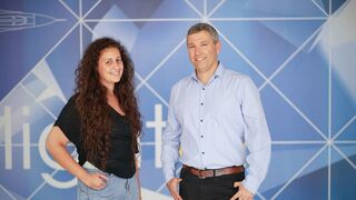 ד"ר יהונדב בקנשטיין (מימין)  ואמה מססה 