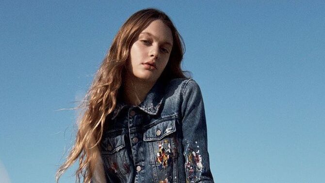 אריאל ניקולסון בקמפיין של קלווין קליין