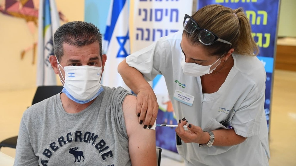 החל מבצע החיסון השלישי לבנים 50+