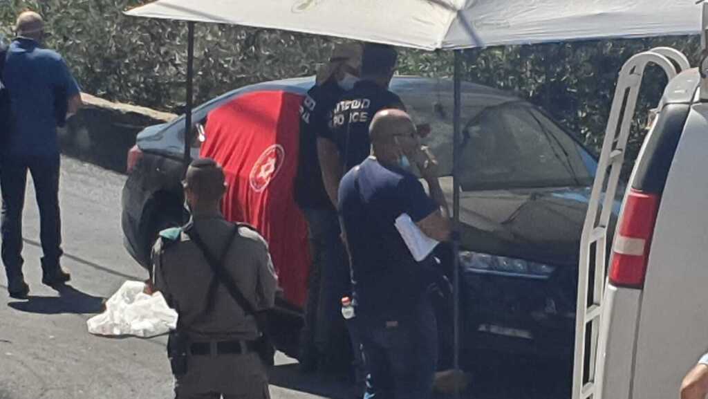 מחוץ לביתו של סאהר אסמאעיל אשר נרצח ביישוב ראמה