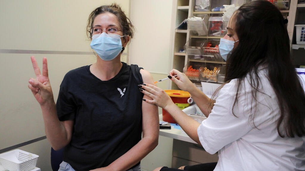 מתחסנים בחיסון השלישי בירושלים