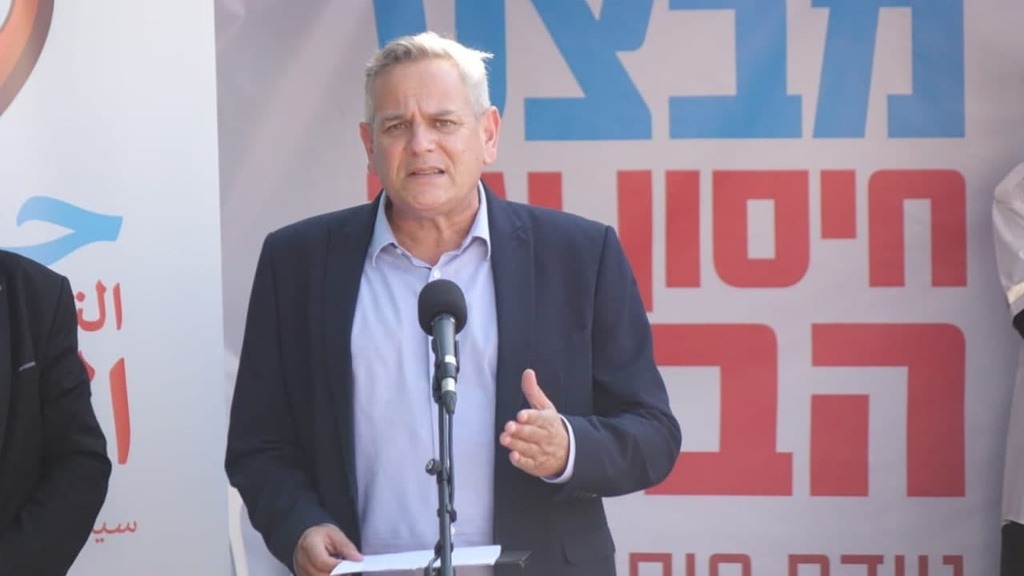 ניצן הורוביץ מודיע על מבצע חיסון עד הבית