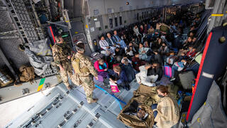 טיסת חילוץ של גרמניה מ קאבול נחתה ב בסיס חיל אוויר ב אוזבקיסטן