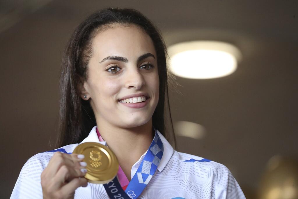 Линой Ашрам, чемпионка Олимпиады по художественной гимнастике (Фото: AP) לינוי אשרם