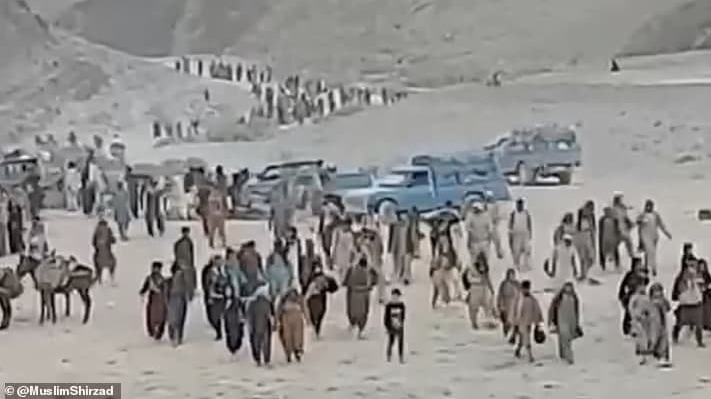 פליטים בורחים מאפגניסטן