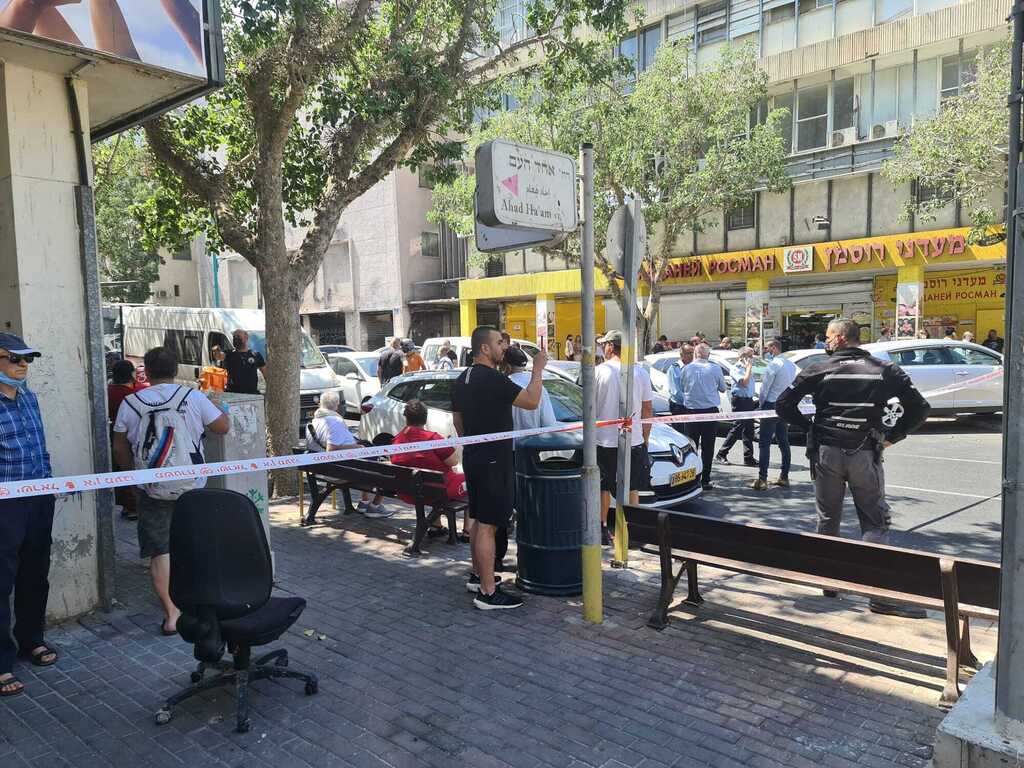 חיפה: המשטרה עצרה אישה שנכנסה לבנק והודיעה שהיא נושאת חגורת נפץ, חבלנים הוזעקו למקום