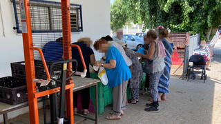 תורים ארוכים בבית תמחוי בבית שאן