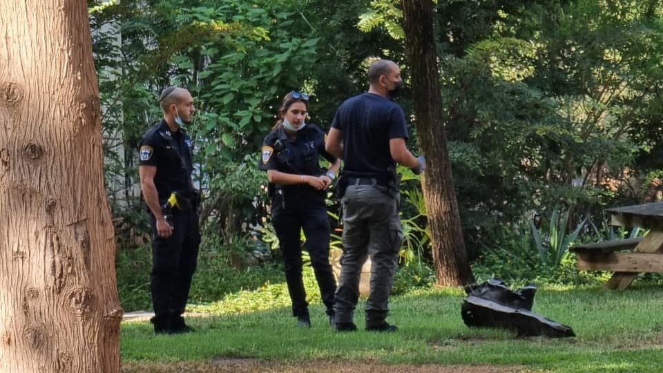 חלק מטיל הנ"מ שהתפוץ בשמי ישראל