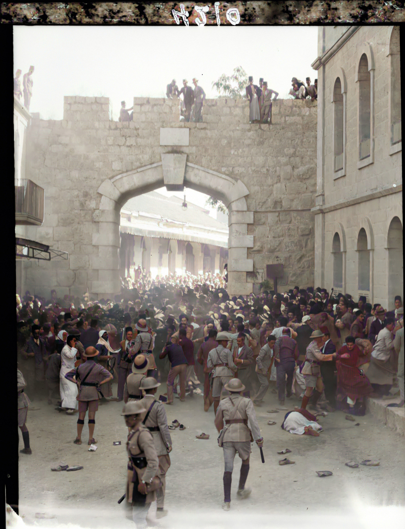 ערבים מתפרעים בעיר העתיקה בירושלים במאורעות תרפ"ט, 1929