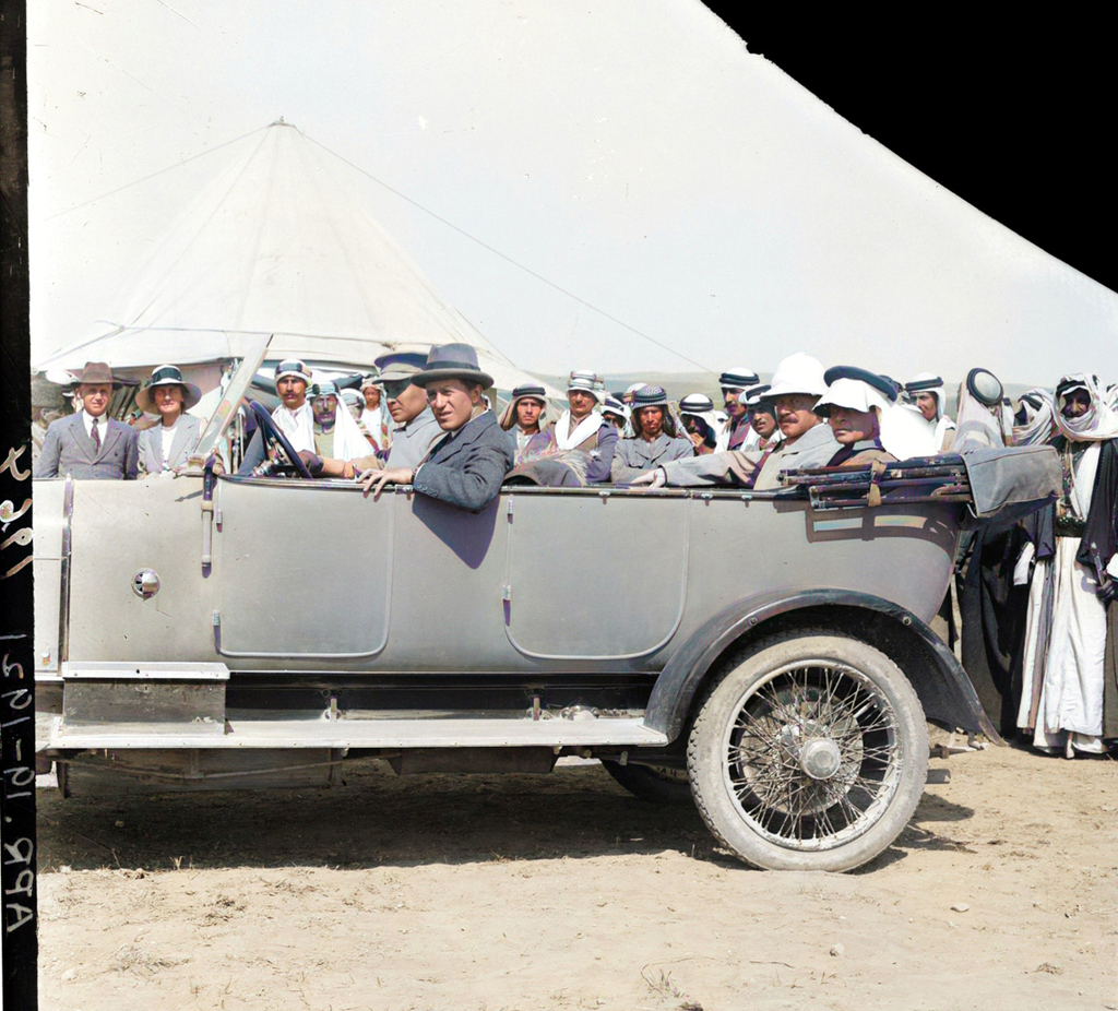 הנציב העליון הרברט סמואל אחרי ביקור בעמאן, 19 באפריל 1921