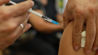 השנה שהייתה קורונה חיסונים חיסון מחסן חוסיין דיאב